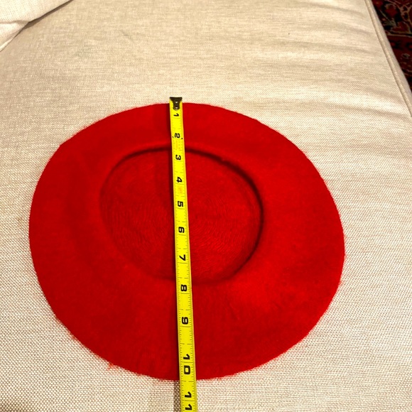 RED BERET one size fits all no tags wool blend New - Picture 10 of 11